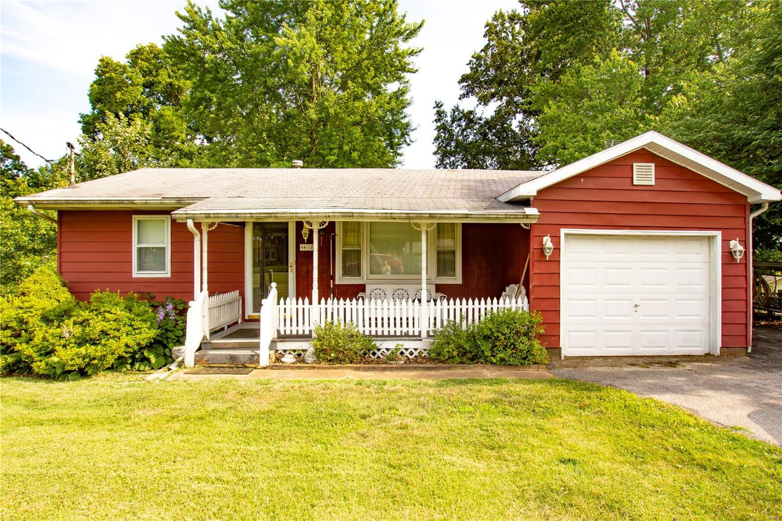 4612 Wood Road Bethalto, IL 62010 - Photo 2 of 16