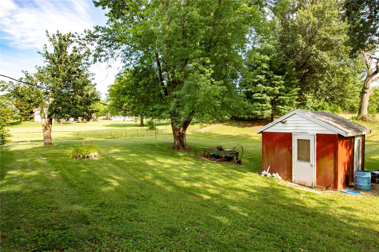 4612 Wood Road Bethalto, IL 62010 - Photo 5 of 16