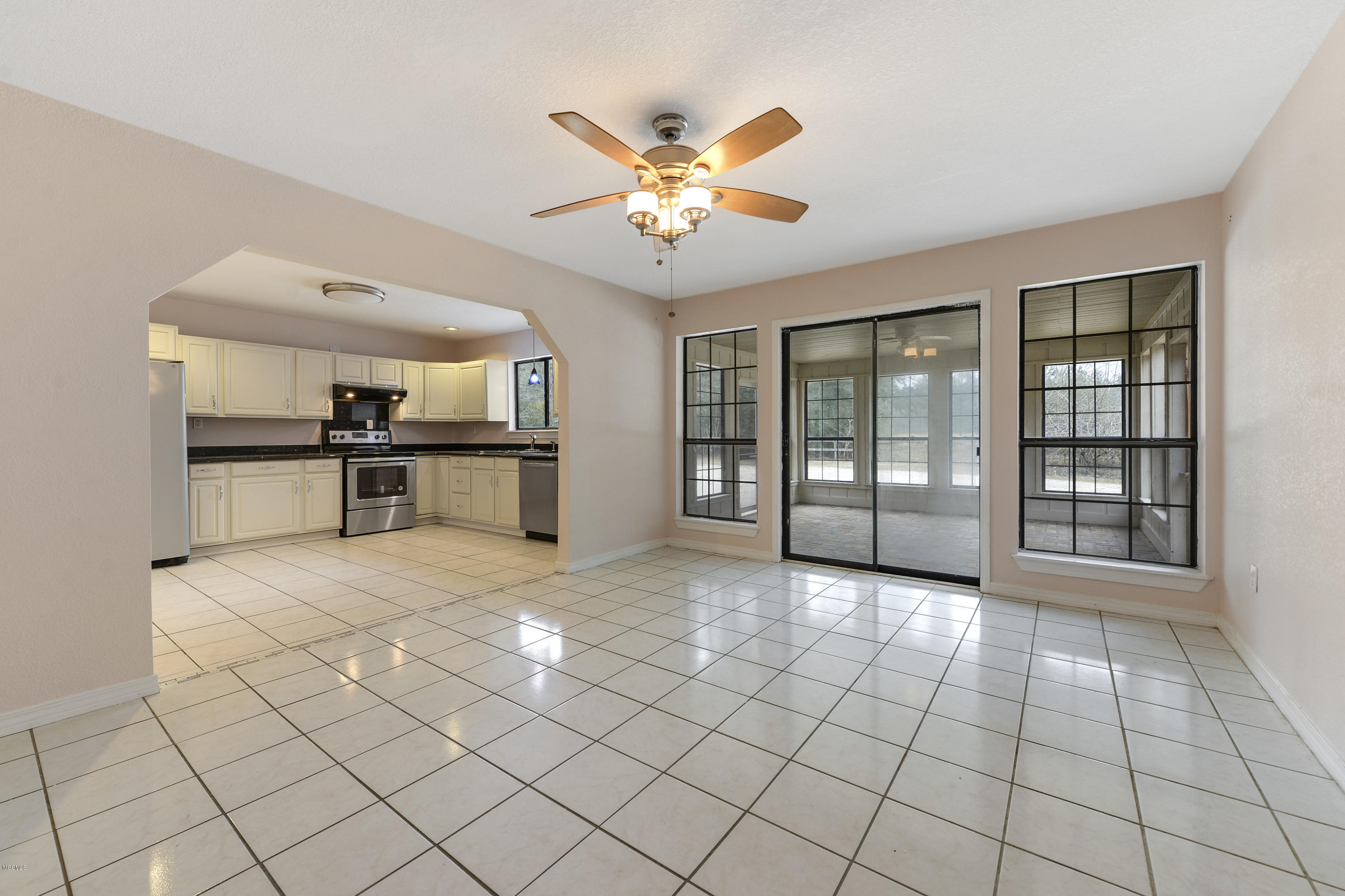 7501 Joe Fountain Road Ocean Springs, MS 39564 - Photo 9 of 44 009