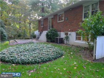404 Major Circle Springfield, PA 19064 - Photo 12 of 12 Exterior Back