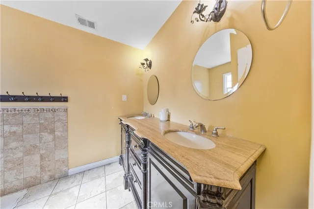 $1,149,000 | 10050 Balboa Boulevard, Northridge, CA 91325