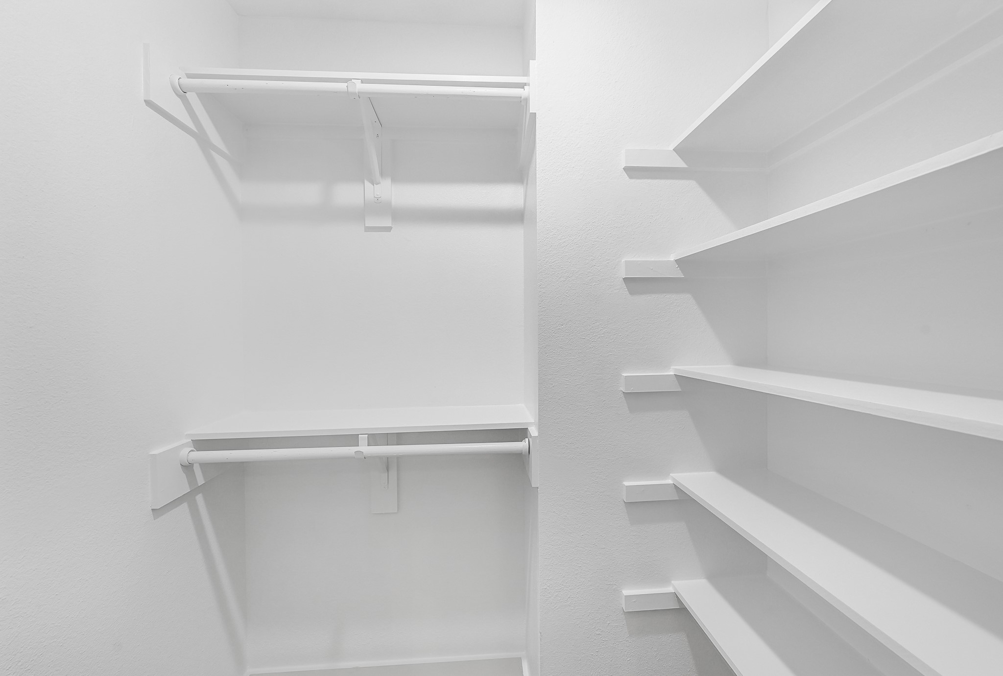 3312 Bacchus Street, Unit A Houston, TX 77022 - Photo 16 of 23 Walk in closet #2