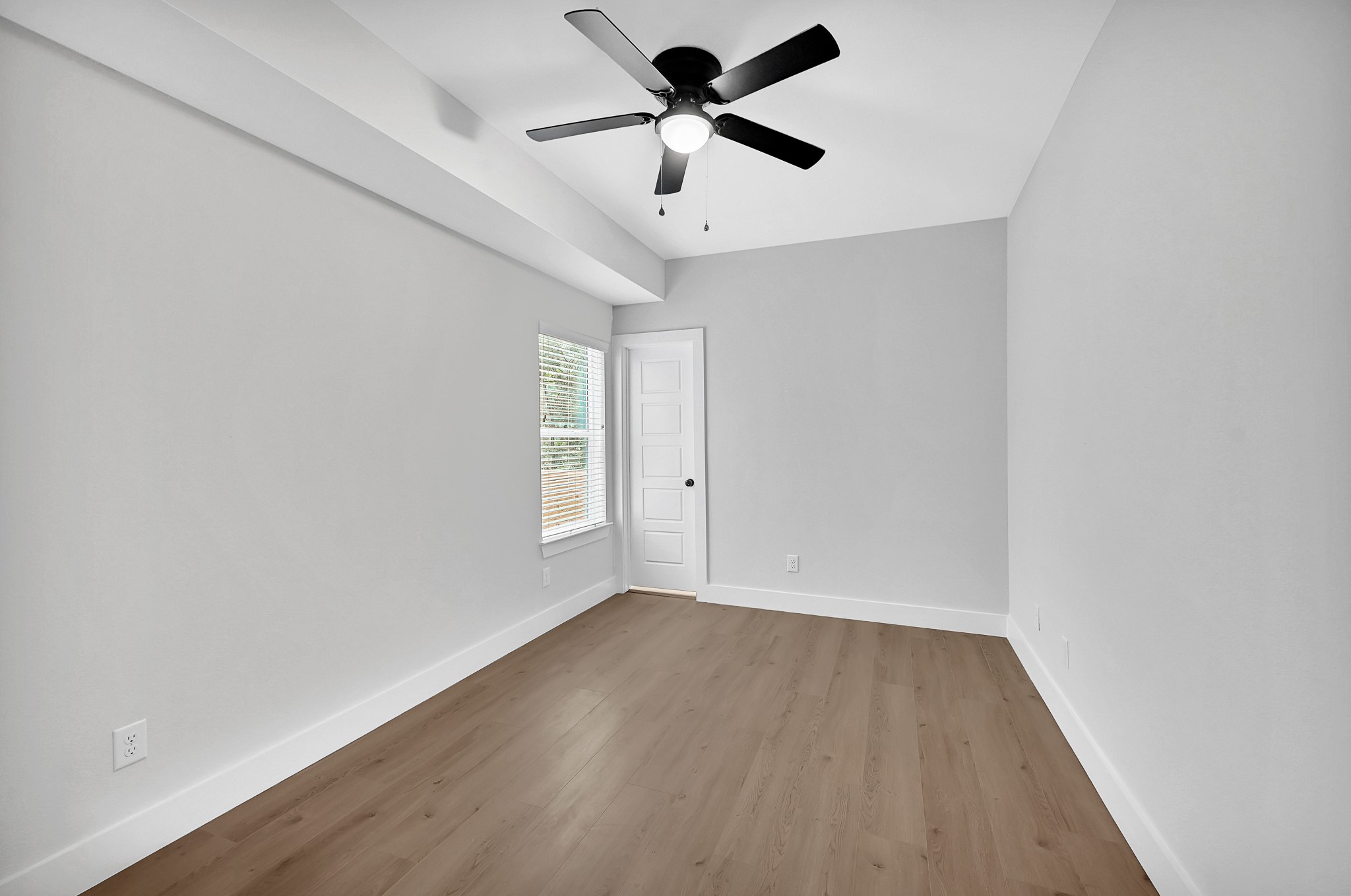 3312 Bacchus Street, Unit A Houston, TX 77022 - Photo 17 of 23 Spacious bedroom #2