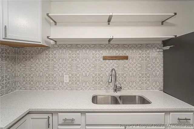 a close view of sink and tap