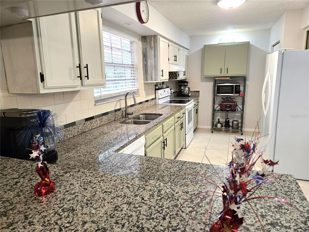 37 Oak Loop Ocala, FL 34472 - Photo 9 of 23