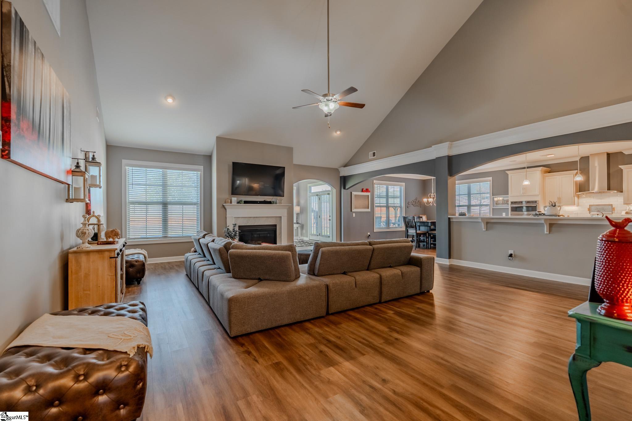 609 Crossmont Way Simpsonville, SC 29681 - Photo 3 of 49