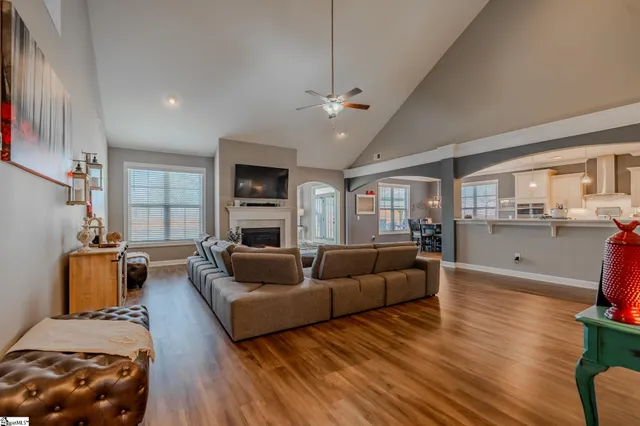 $839,500 | 609 Crossmont Way, Simpsonville, SC 29681