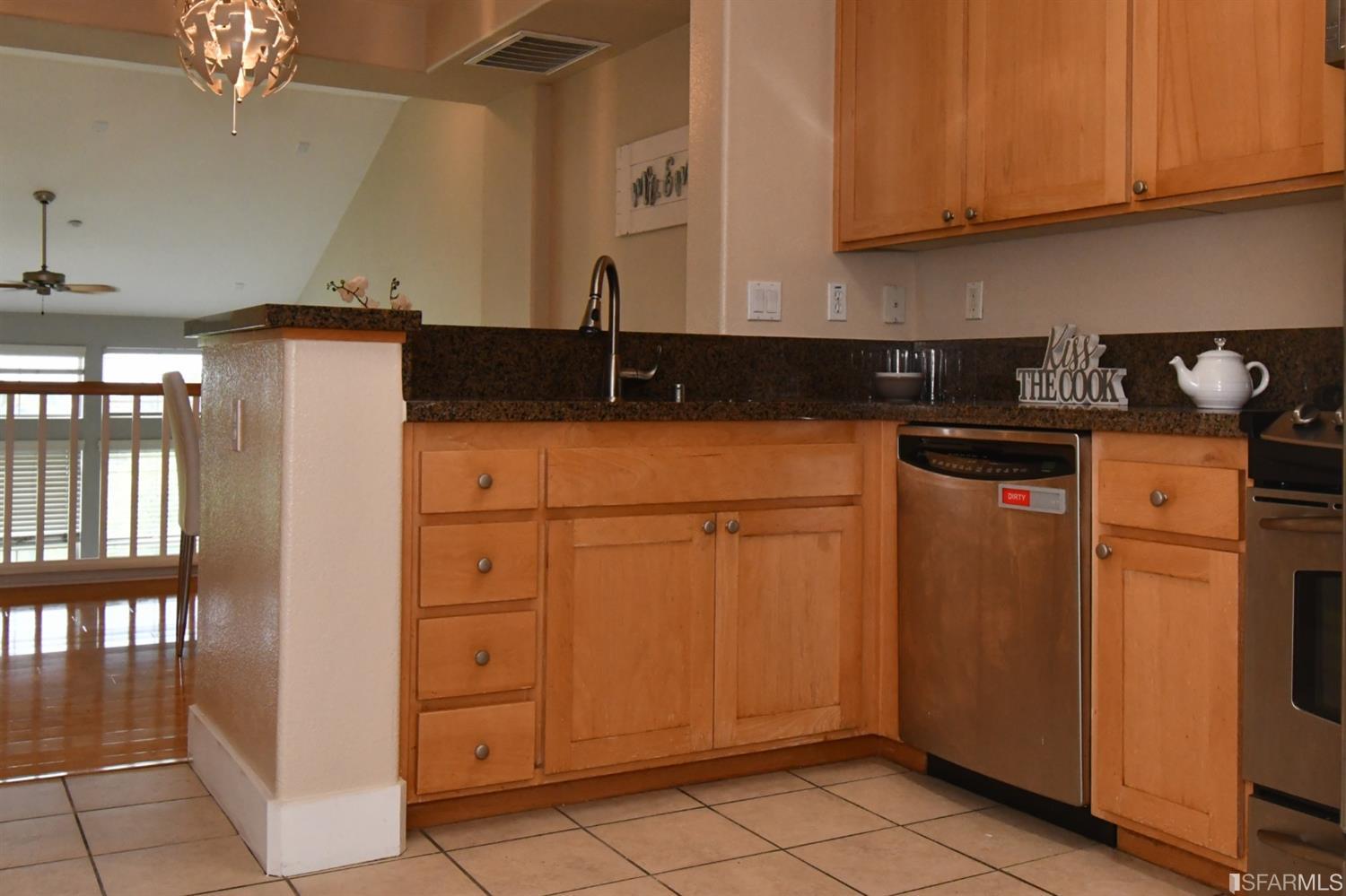 6032 Old Quarry Loop Oakland, CA 94605 - Photo 10 of 24