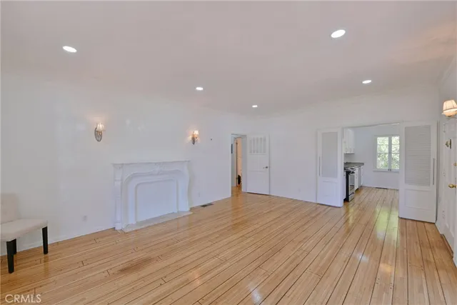 $4,000 | 9372 West Olympic Boulevard, Beverly Hills, CA 90212