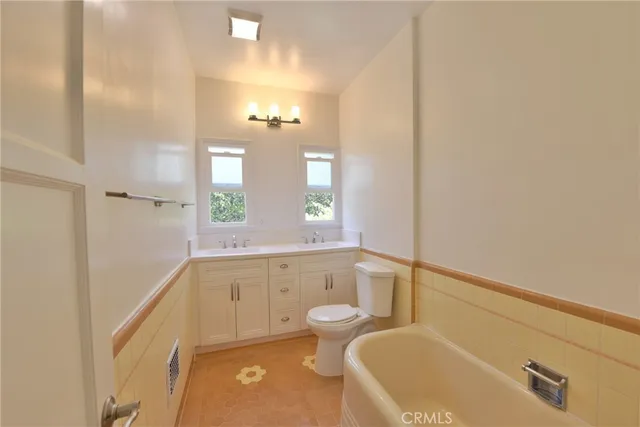 $4,000 | 9372 West Olympic Boulevard, Beverly Hills, CA 90212