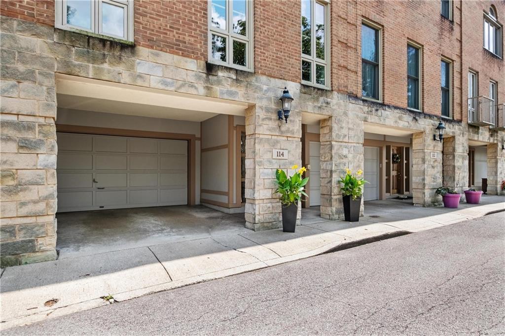 114 North Woodland Road Pittsburgh, PA 15232 - Photo 3 of 42 Specious Two Car Garage