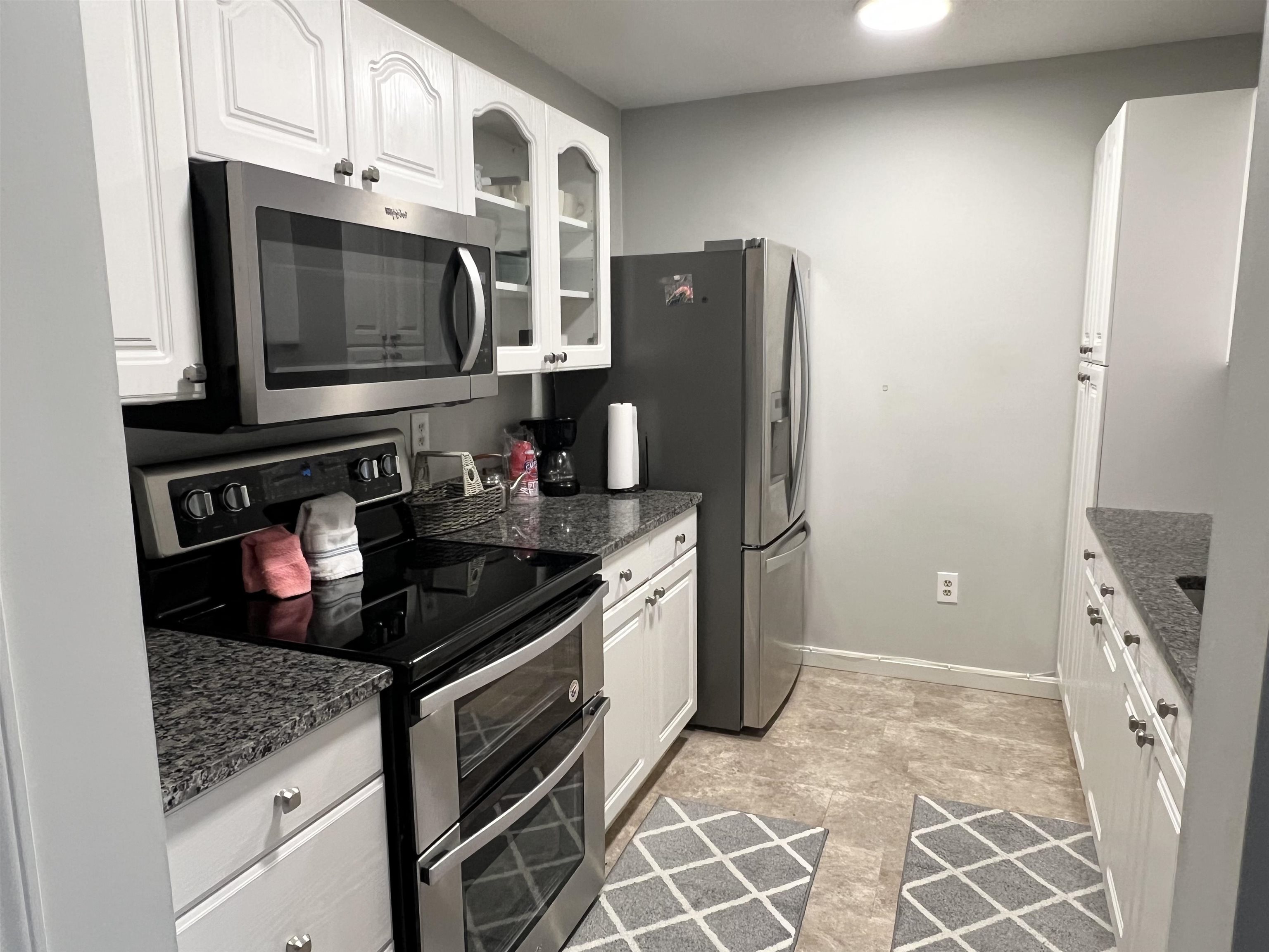690 South Porter Street, Unit 28 Manchester, NH 03103 - Photo 11 of 33