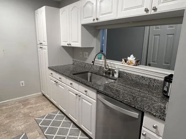 $2,600 | 690 South Porter Street, Unit 28, Manchester, NH 03103