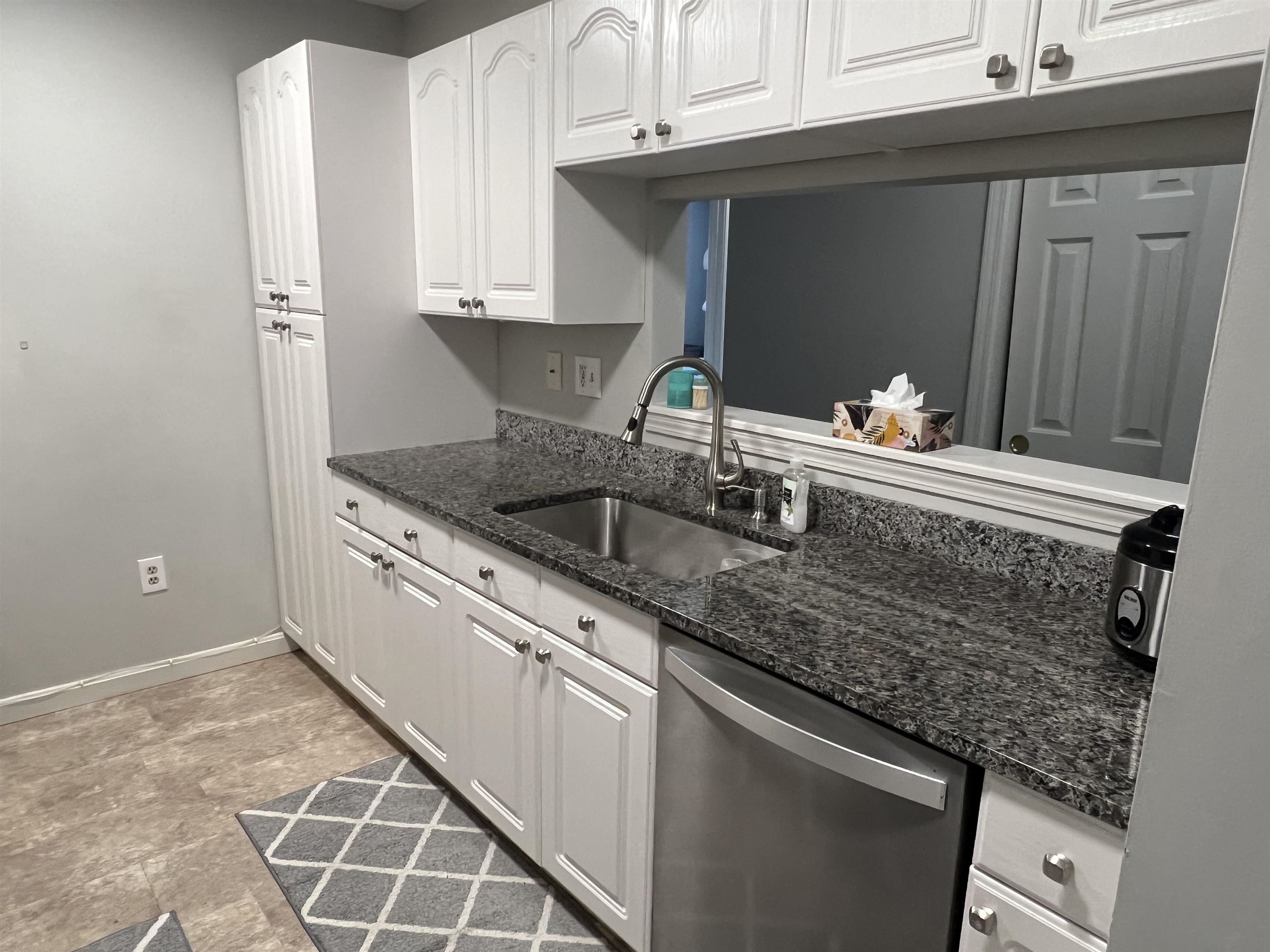 690 South Porter Street, Unit 28 Manchester, NH 03103 - Photo 13 of 33