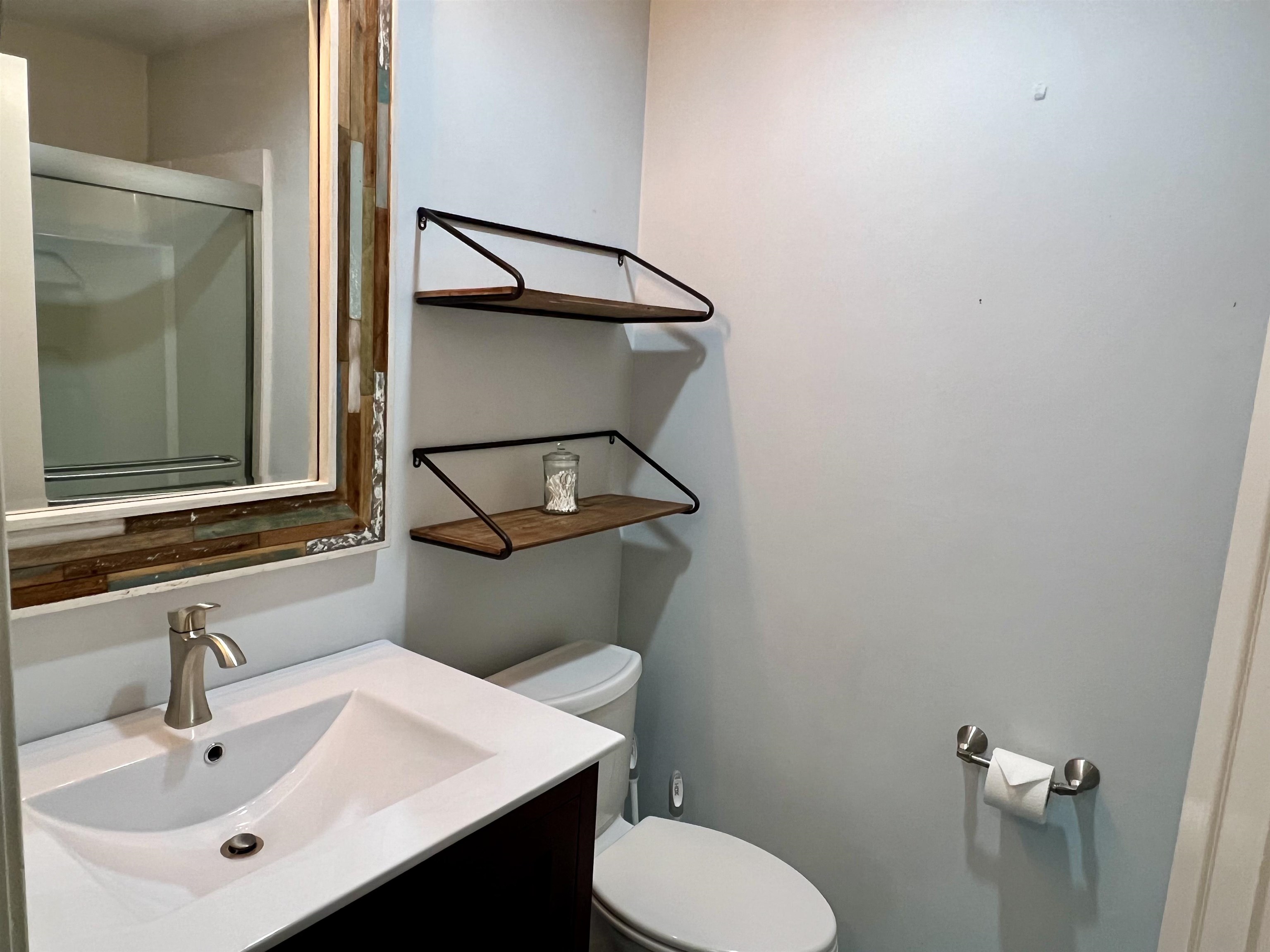 690 South Porter Street, Unit 28 Manchester, NH 03103 - Photo 22 of 33