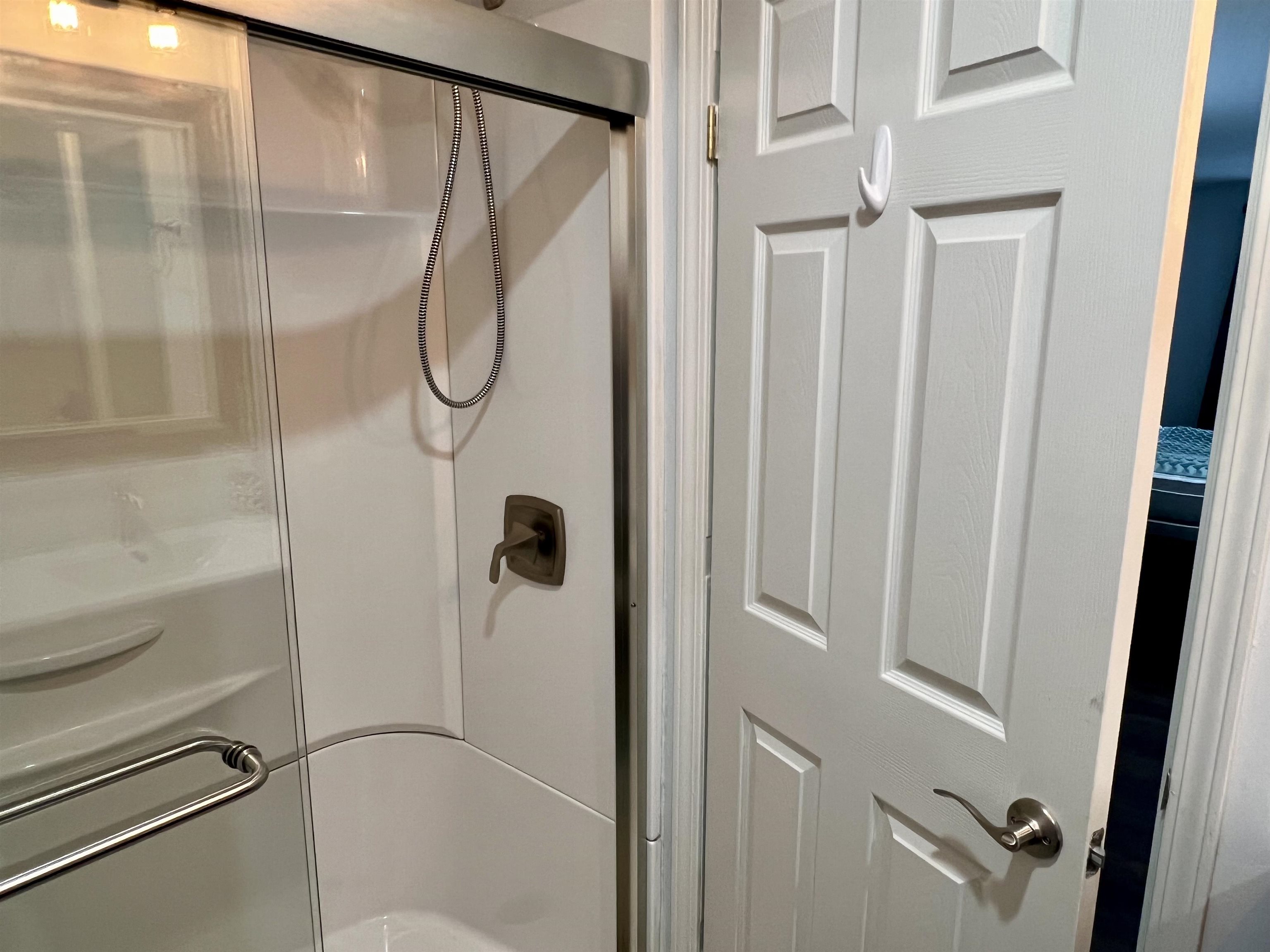 690 South Porter Street, Unit 28 Manchester, NH 03103 - Photo 23 of 33