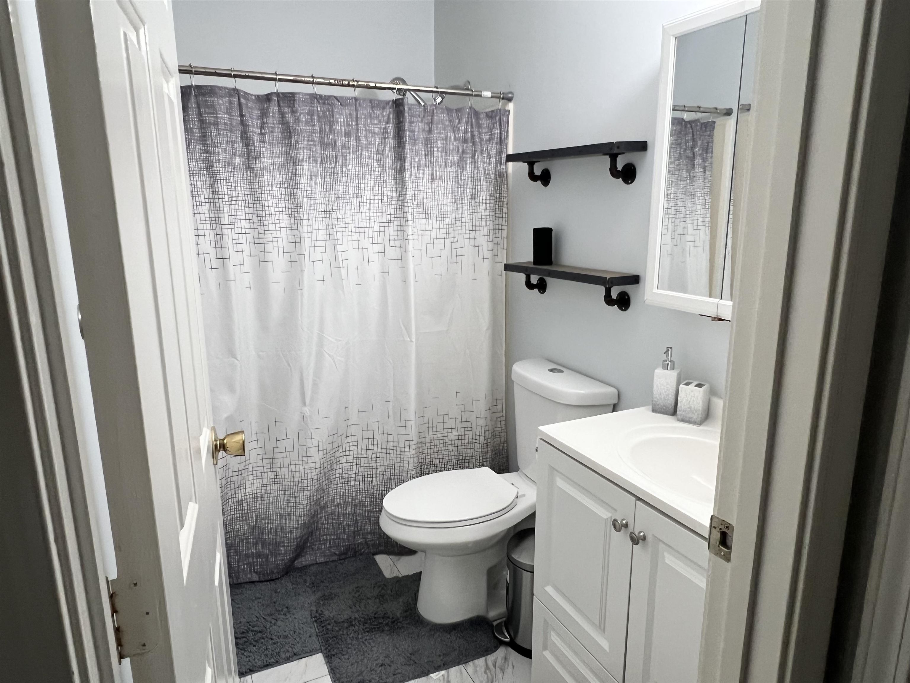 690 South Porter Street, Unit 28 Manchester, NH 03103 - Photo 28 of 33