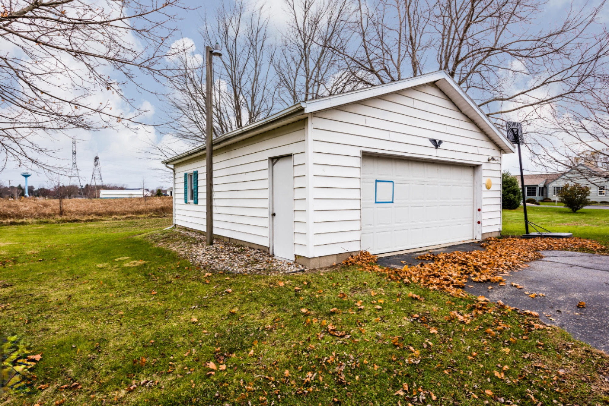 2913 West Shawnee Road Baroda, MI 49101 - Photo 2 of 17 Shawnee-103