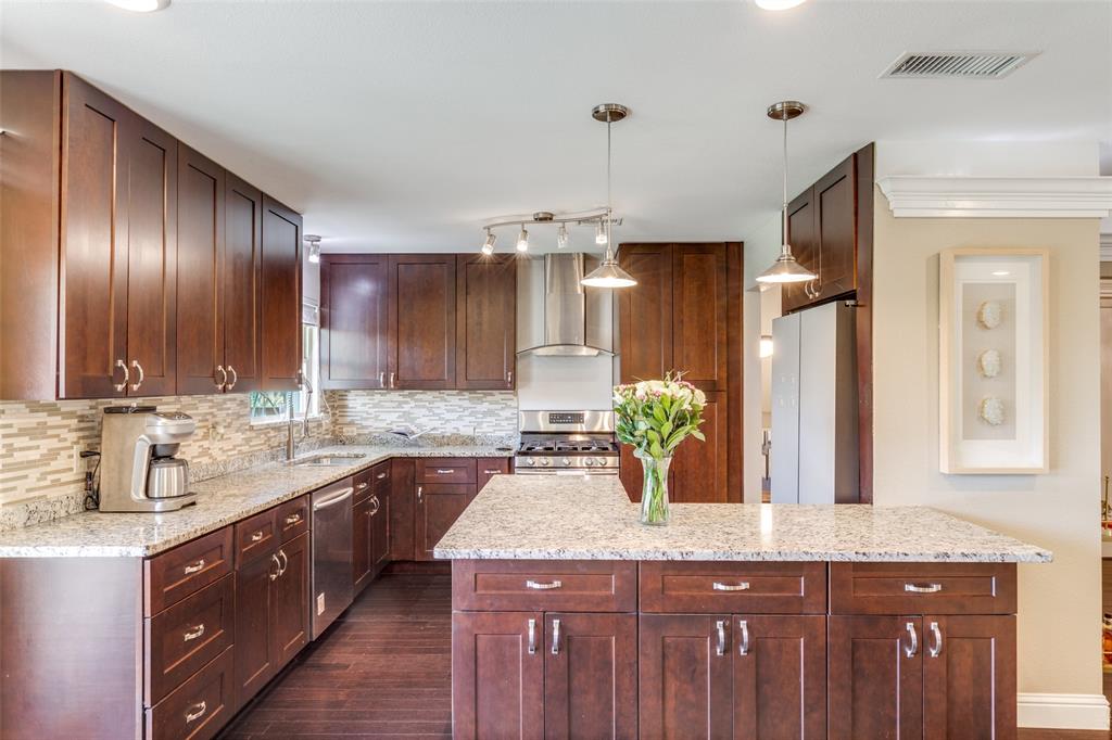 11614 Rogue Way Dallas, TX 75218 - Photo 8 of 29