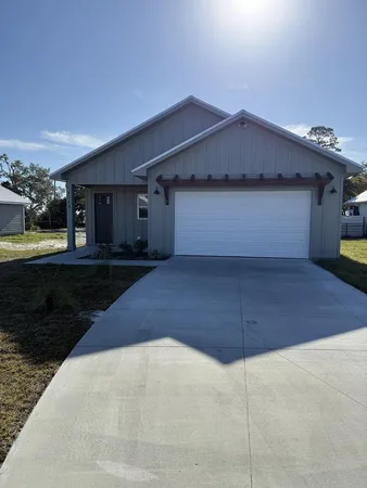 $579,900 | 1700 St George's Court, Eastpoint, FL 32328