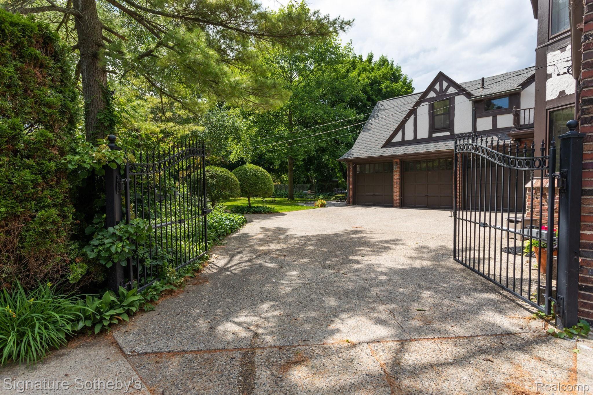 553 Middlesex Road Grosse Pointe, MI 48230 - Photo 46 of 46 6.jpg