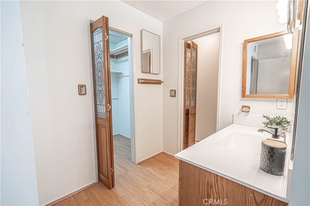 26478 Fairway Circle Newhall, CA 91321 - Photo 21 of 60 primary bathroom with walk-in closet