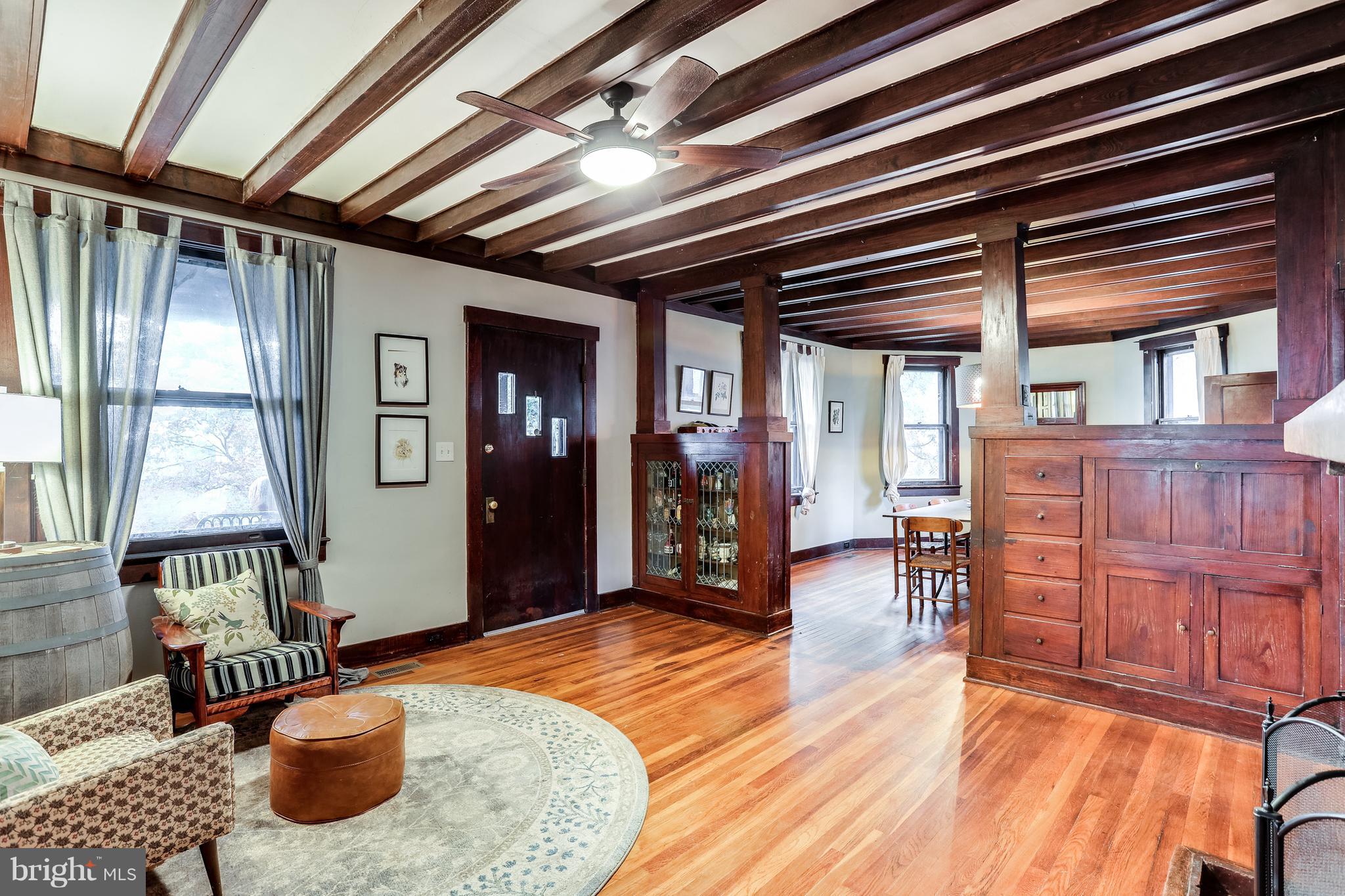 2900 Rueckert Avenue Baltimore, MD 21214 - Photo 11 of 32 Living Room