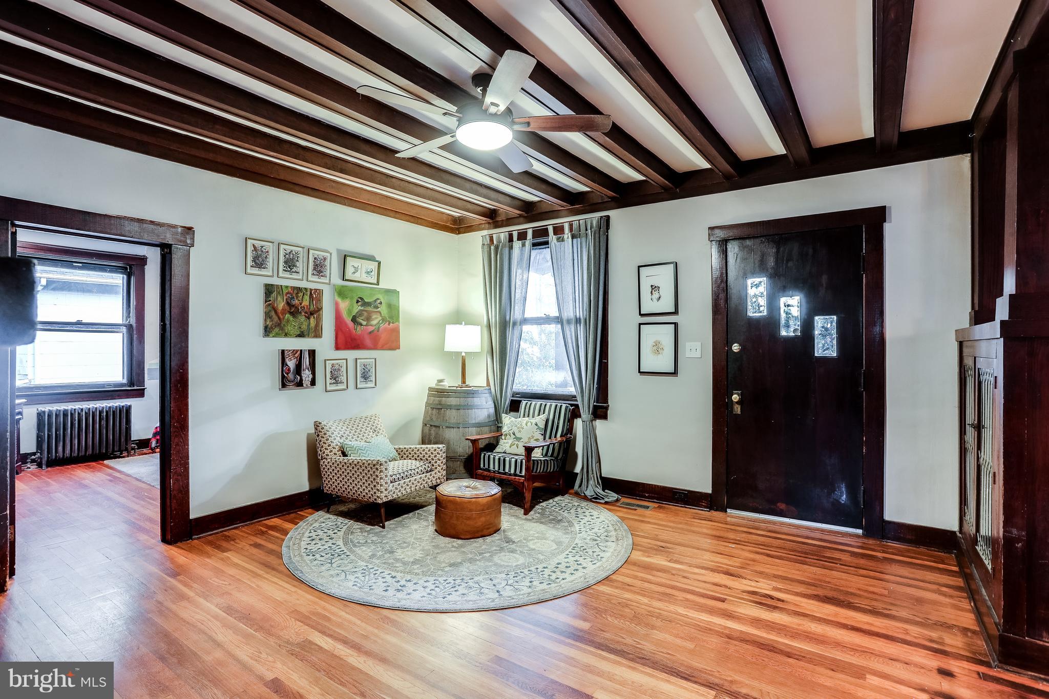 2900 Rueckert Avenue Baltimore, MD 21214 - Photo 12 of 32 Living Room