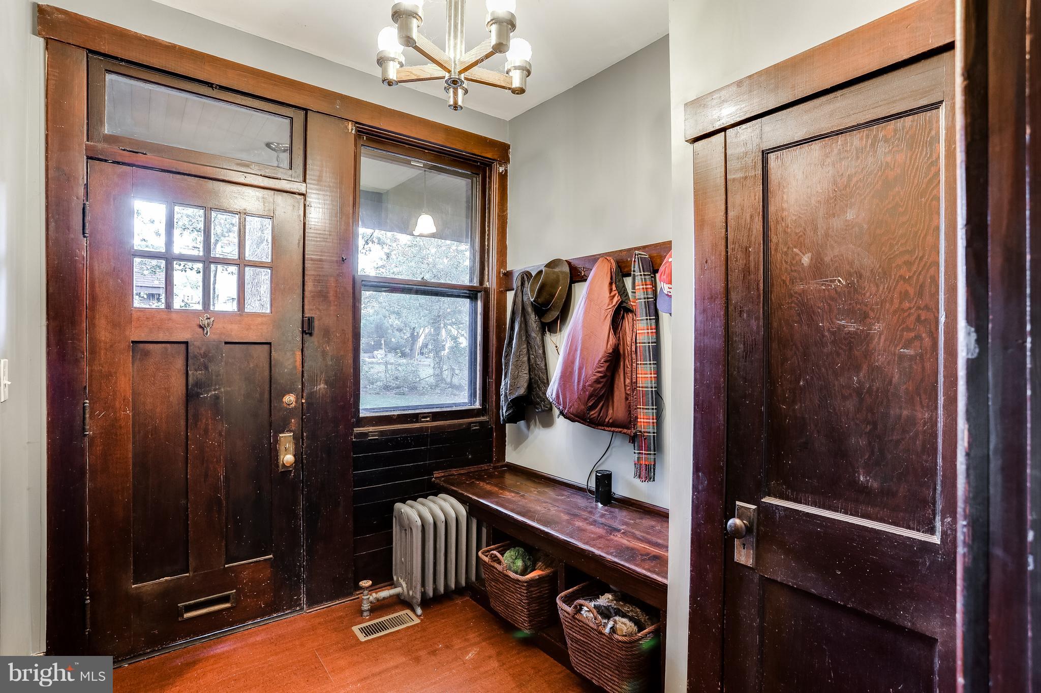 2900 Rueckert Avenue Baltimore, MD 21214 - Photo 19 of 32 Mudroom