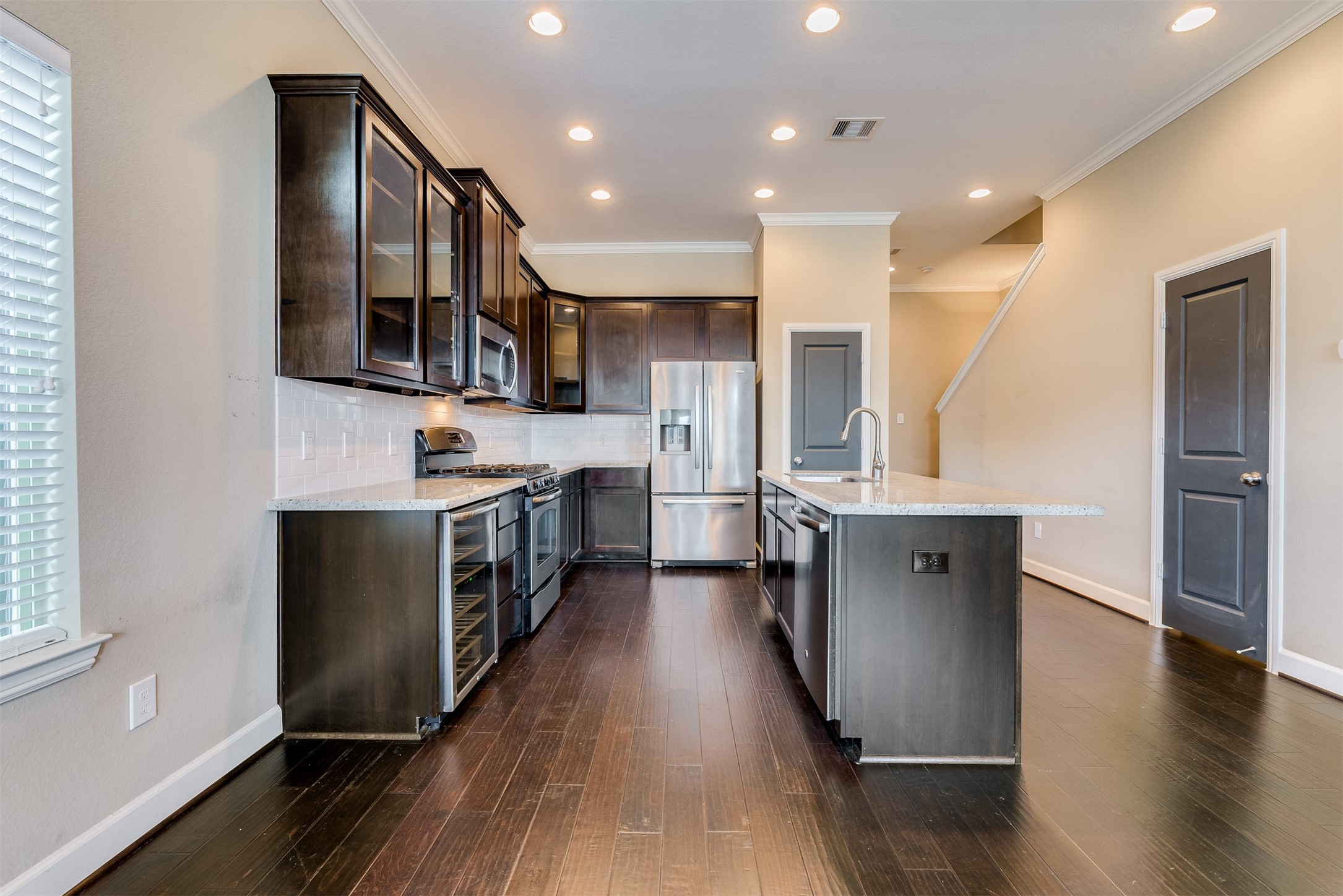 5807 Larkin Street Houston, TX 77007 - Photo 5 of 33