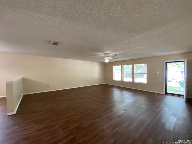 $1,500 | 4514 Stradford Place, San Antonio, TX 78217