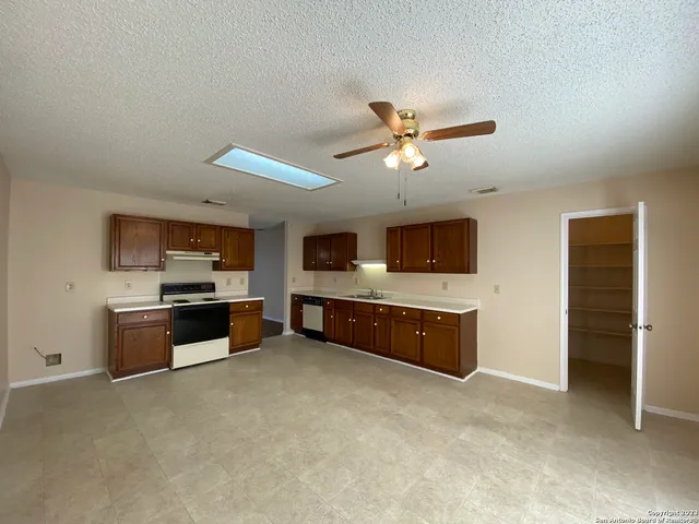 $1,500 | 4514 Stradford Place, San Antonio, TX 78217