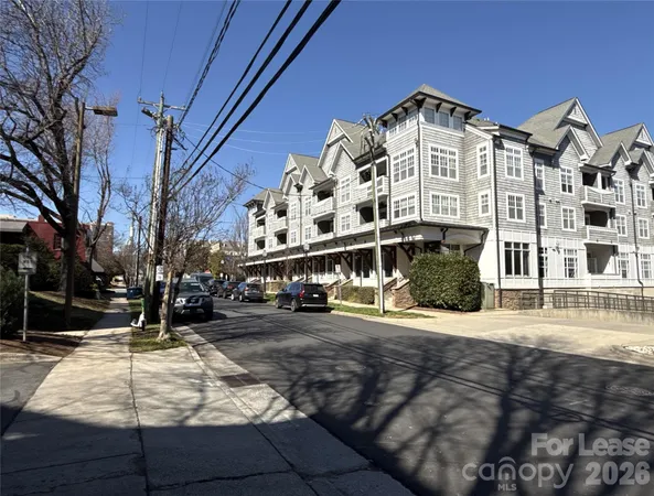 $2,100 | 301 East Tremont Avenue, Unit 305, Charlotte, NC 28203