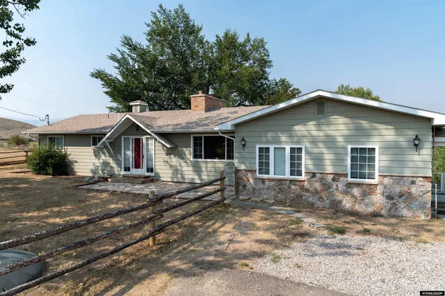$777,777 | 2021 Hillcrest Drive, Lander, WY 82520