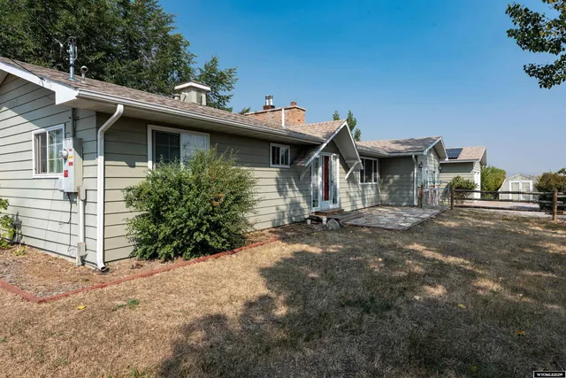 $777,777 | 2021 Hillcrest Drive, Lander, WY 82520