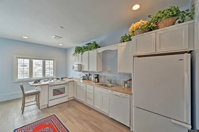 $777,777 | 2021 Hillcrest Drive, Lander, WY 82520