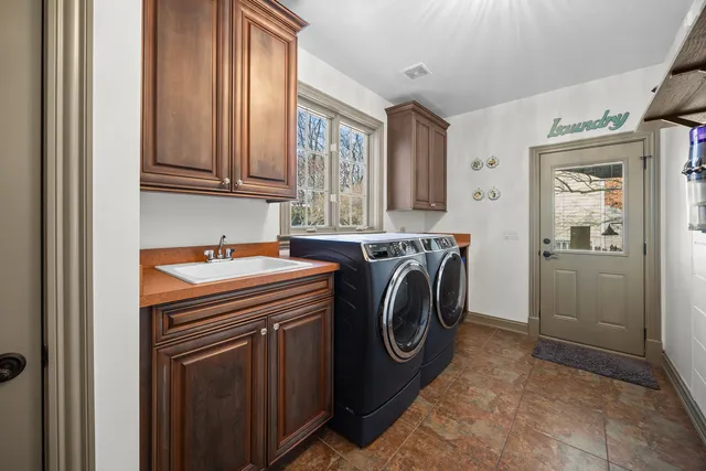 $815,000 | 890 Reserve Court, South Elgin, IL 60177