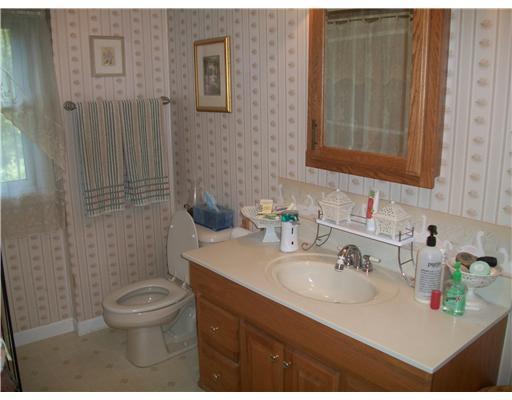 15-16 Piper Farm Road Brunswick, ME 04011 - Photo 13 of 23 Bathroom. second floor bathroom