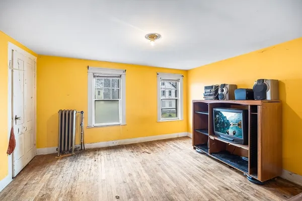 $500,000 | 1 Elm Street, Marlborough, MA 01752