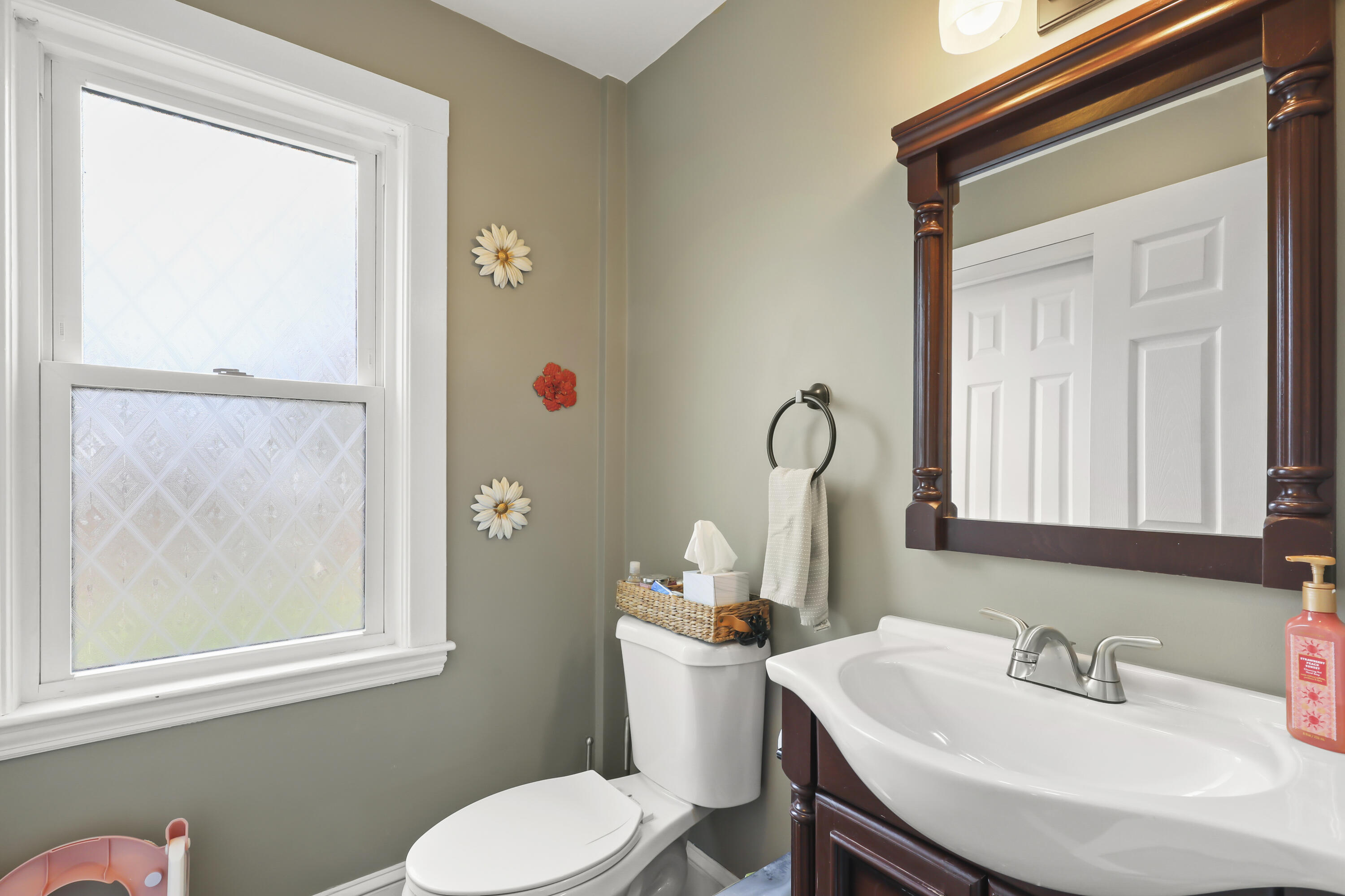 7 Puritan Road Buzzards Bay, MA 02532 - Photo 15 of 31 IMG_3253