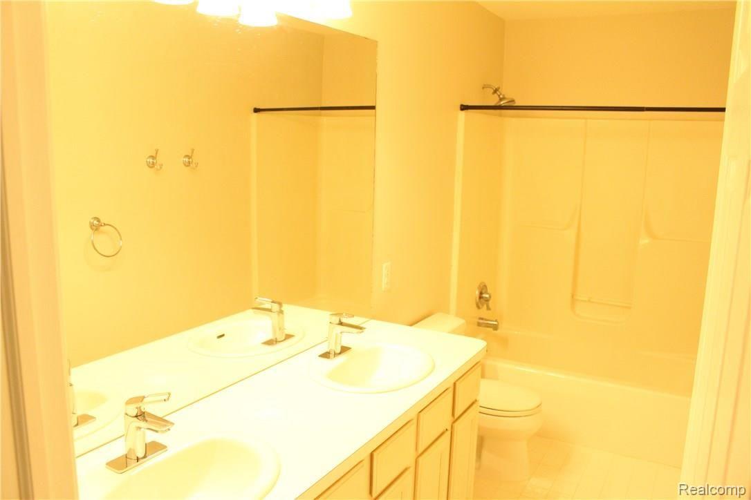 1190 Harvard Drive Rochester, MI 48307 - Photo 17 of 24 IMG_2002.JPG