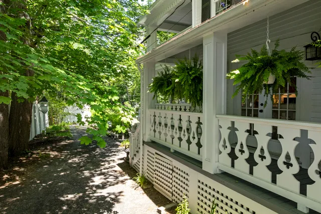 $1,350,000 | 18 High Street, Wiscasset, ME 04578