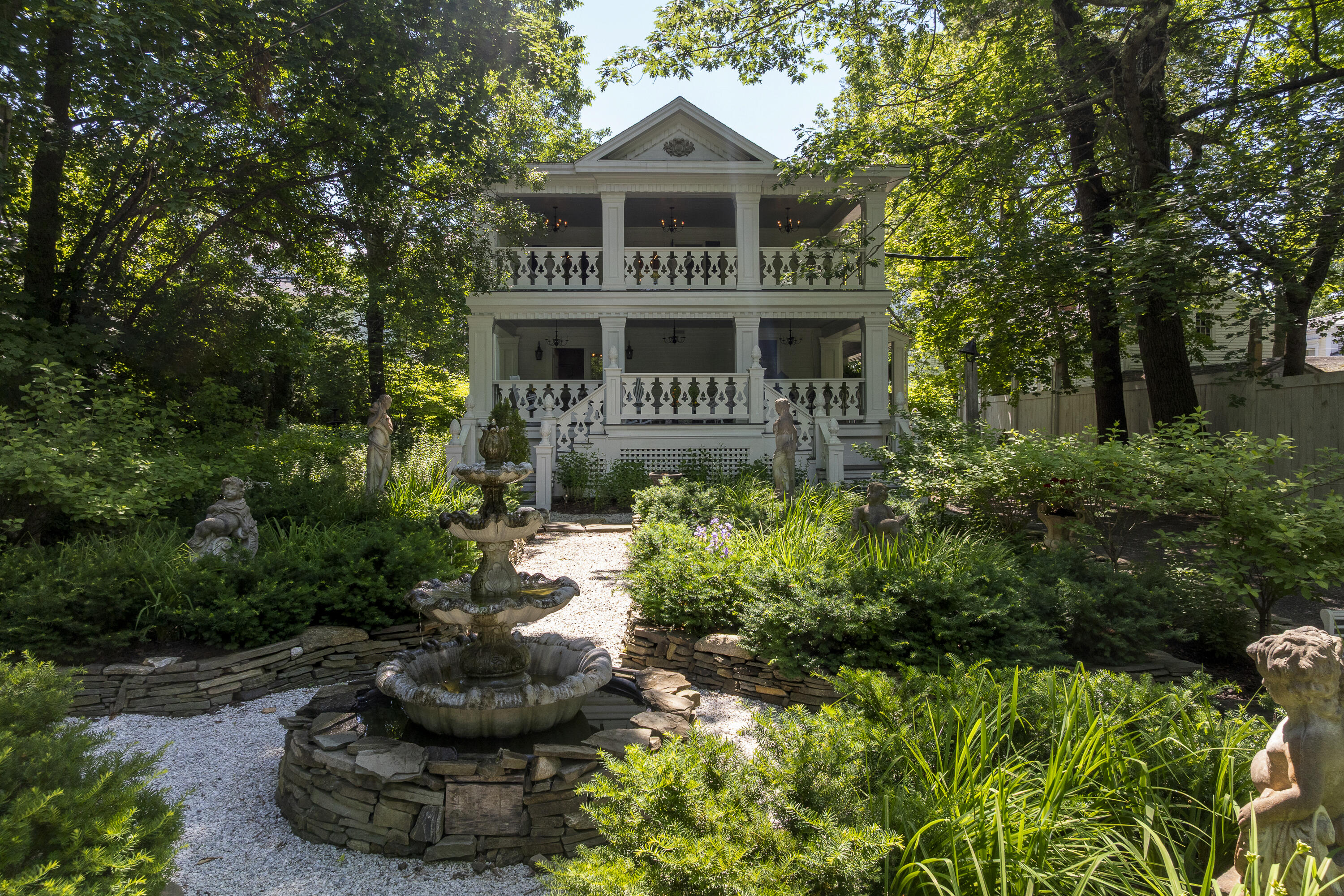 18 High Street Wiscasset, ME 04578 - Photo 4 of 114 15-18 High St, Wiscasset, ME-TP