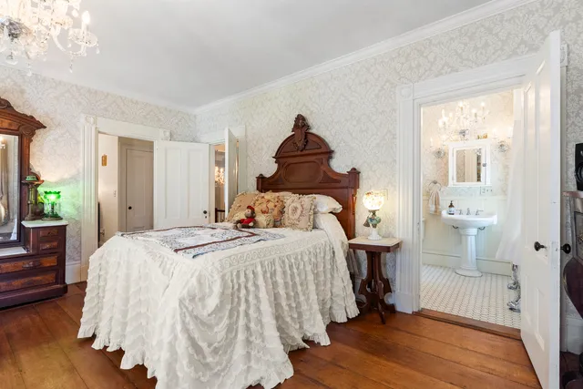 $1,350,000 | 18 High Street, Wiscasset, ME 04578