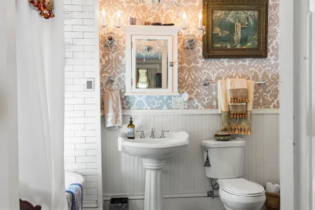 $1,350,000 | 18 High Street, Wiscasset, ME 04578