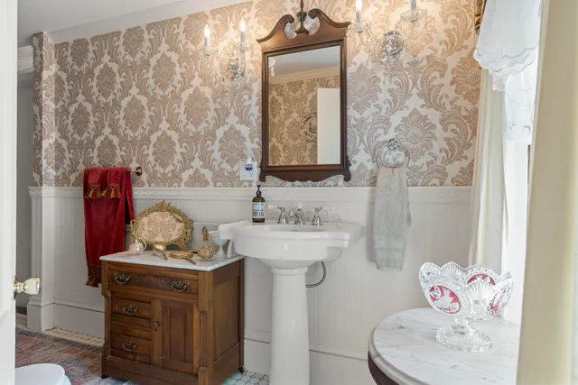 $1,350,000 | 18 High Street, Wiscasset, ME 04578