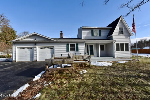 $399,000 | 24 Cramer Path, Northumberland, NY 12831