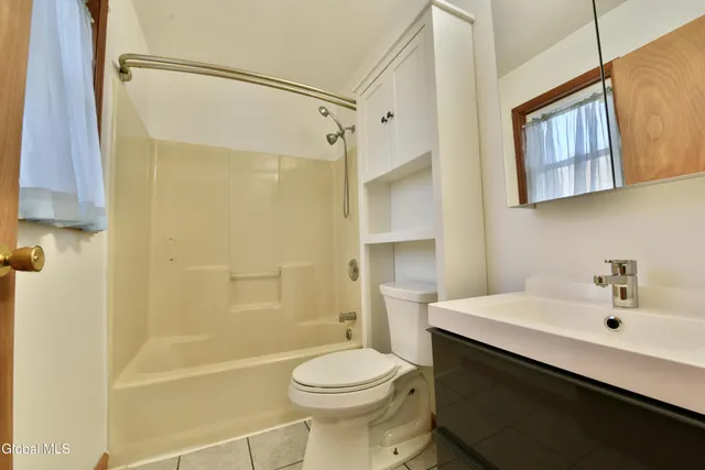 $399,000 | 24 Cramer Path, Northumberland, NY 12831