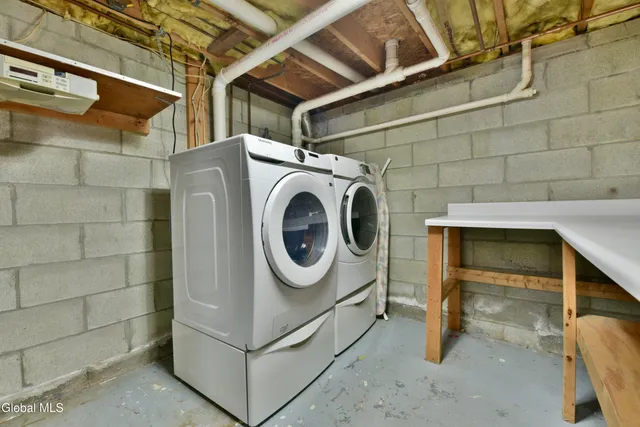 $399,000 | 24 Cramer Path, Northumberland, NY 12831