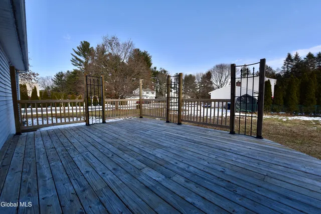 $399,000 | 24 Cramer Path, Northumberland, NY 12831